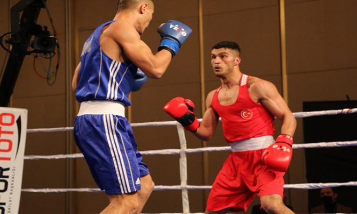 İstanbul Boğaziçi Boks Turnuvasında yarı final müsabakaları sona erdi