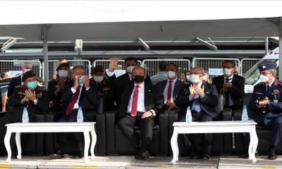 Bakan Akar ve KKTC Cumhurbaşkanı Ersin Tatar İzmir’de Vatandaşlarla Beraber Hava Gösterisini İzledi
