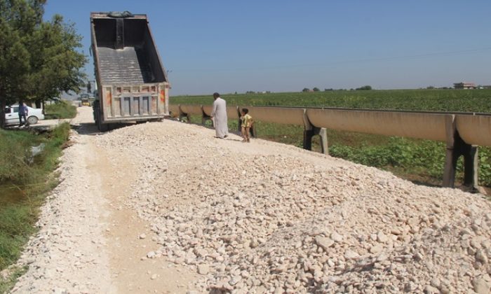 EYYÜBİYE BELEDİYESİ KIRSALDA DA YOL YAPIMINI ARALIKSIZ SÜRDÜRÜYOR