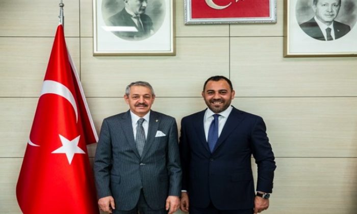 TÜRKİYE BOKS FEDERASYONU BAŞKANI EYÜP GÖZGEÇ, BAKAN YARDIMCISI HAMZA YERLİKAYA` YI ZİYARET ETTİ