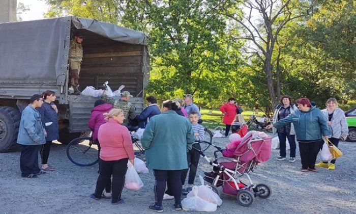 «Единая Россия» доставила 1000 продуктовых наборов и медикаменты в села Херсонской области