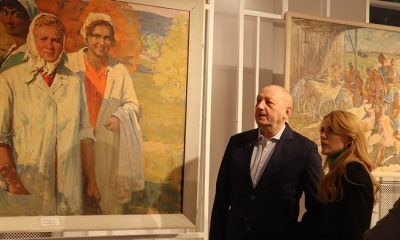 «Единая Россия» передала подарки для художников ЛНР к Новому году