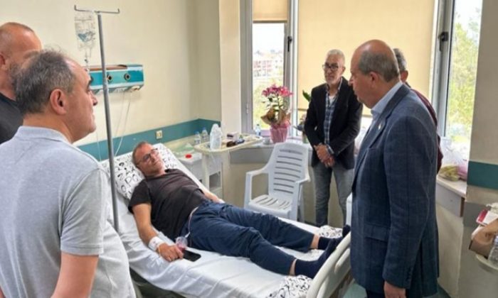 Cumhurbaşkanı Ersin Tatar, dün uğradığı saldırıda bıçaklanan Gazimağusa Devlet Hastanesi Başhekim Yardımcısı Üroloji Uzmanı Dr. Sadrettin Tuğcu’yu ziyaret etti.