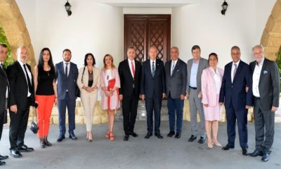 Cumhurbaşkanı Ersin Tatar, Tüm Bürokratlar ve İş İnsanları Federasyonu (TÜMBİFED) Genel Başkanı Mehmet Hüsrev ve beraberindeki heyeti kabul etti
