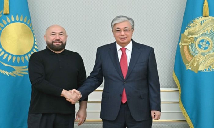 Cumhurbaşkanı Timur Bekmambetov’u kabul etti