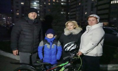 Stadyuma gezi, dizüstü bilgisayarlar, inşaat setleri, bisiklet: Birleşik Rusya’dan Devlet Duma milletvekilleri bölgelerdeki çocukların Yeni Yıl dileklerini yerine getirdi